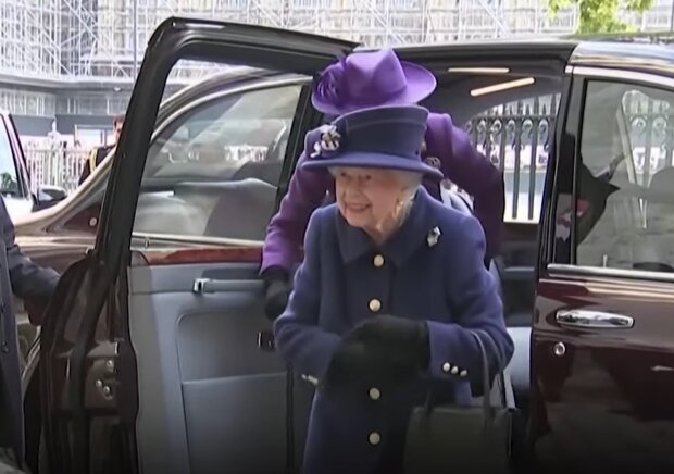Елизавета II, кадр из видео