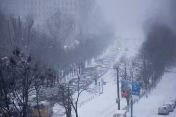 Снігопади паралізували Київ: повна карта заторів