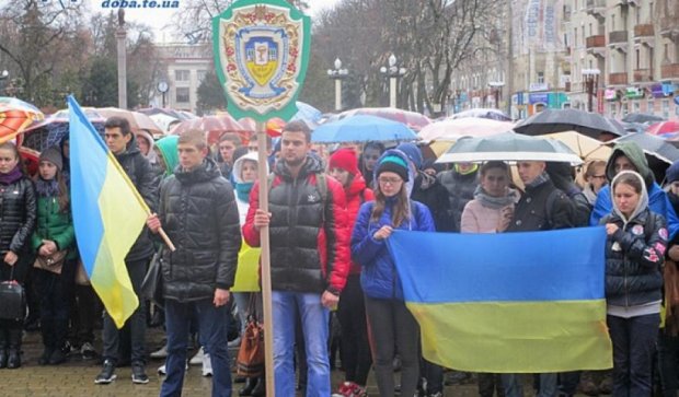Студенты Тернополя вышли на Майдан (фото)
