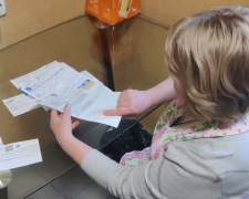 Рахунки за комуналку. Фото: скрін youtube