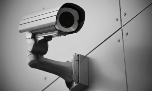 За харьковчанами установили слежку