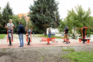 По Кингу: в одесском дворике обнаружили жуткую детскую площадку, кадры для железных нервов