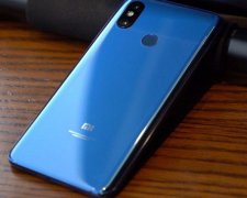 Xiaomi Mi 9 оснастят сверхразумом