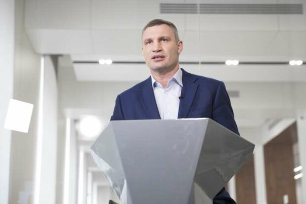 Ни медиков, не кроватей: Кличко срочно обратился к Шмыгалю из-за коронавируса