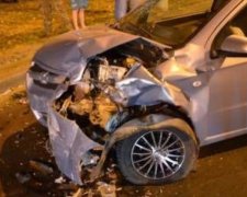 П'яний лейтенант протаранив авто із вагітною жінкою та дитиною (відео)