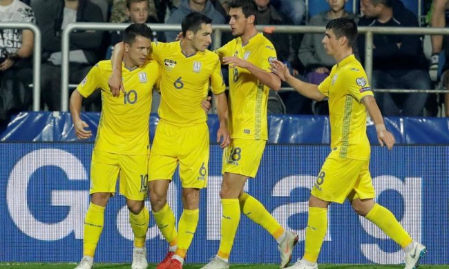 "Ось Тобі Моя Рука": Положинський створив хіт на підтримку збірної України