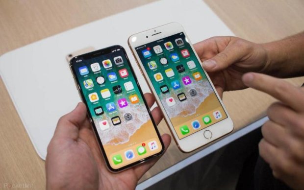 Apple погнет iPhone от зависти к Samsung