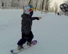 Перша у світі дитина-дронбордер (відео)