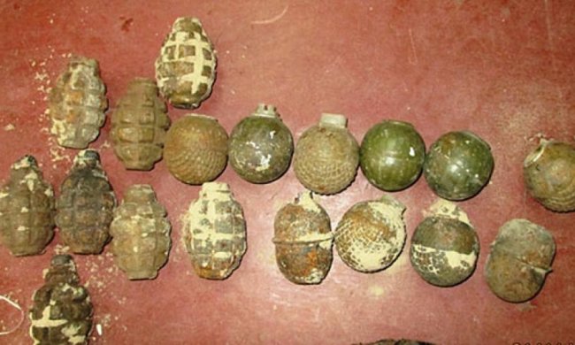 Селянин ховав вдома 17 гранат (фото)