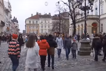 Українці на вулиці, скріншот: Youtube