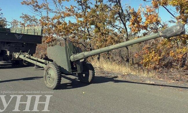 На Донбассе обе стороны конфликта отвели оружие (фото)