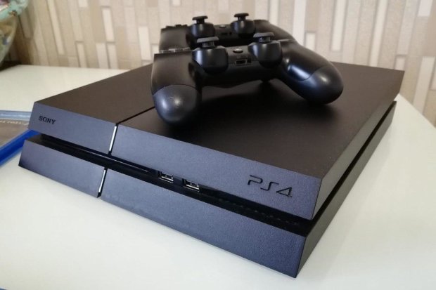 Sony PlayStation 4