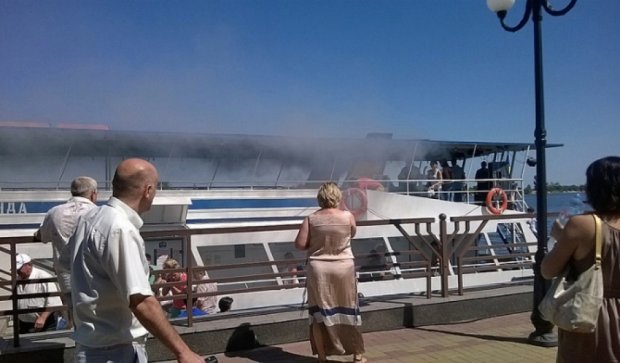 В Черкассах произошел пожар на пароходе (фото)