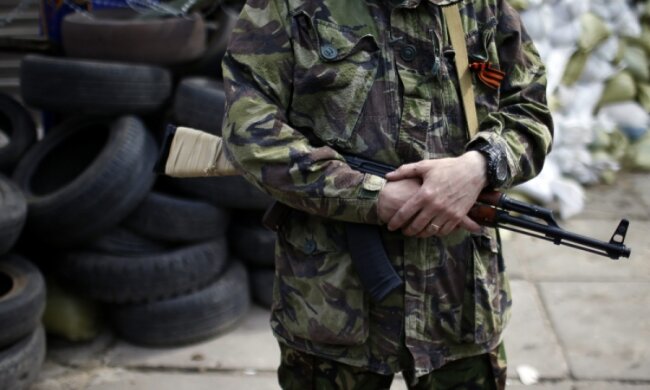 Бойовиків змусили витратитись на парадну форму