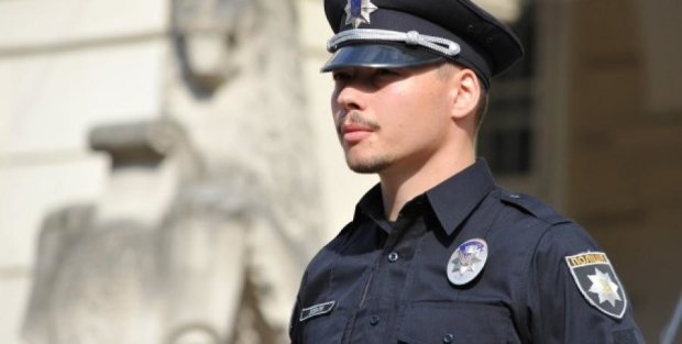 Прокуратура обшукує будівлю поліції Києва