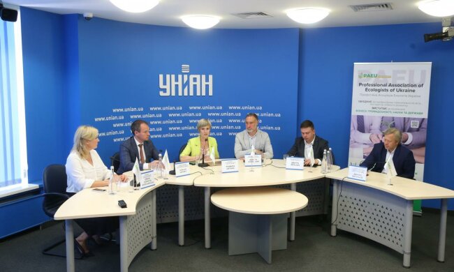 пресс-брифинг в УНИАН \ фото УНИАН