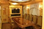 Подорож по-королівськи: "Укрзалізниця" пустила елітний вагон (фото)