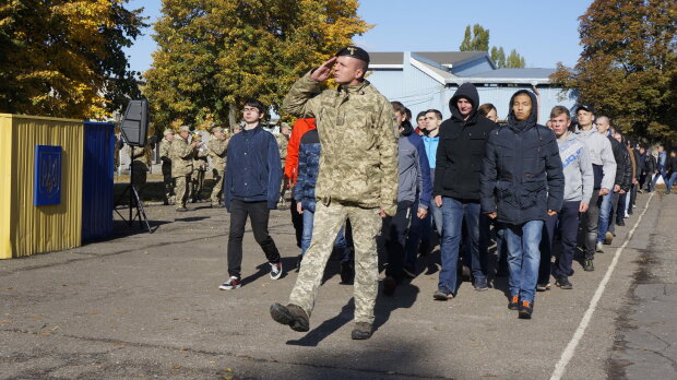 Под Одессой призывника "сломали" прямо на Новой почте, жестокое видео ошеломило украинцев: "Не хочу в армию!"