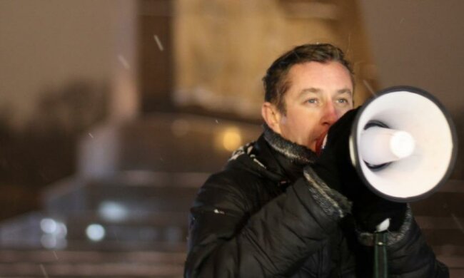 Жадан рассказал, как власть манипулирует украинцами 