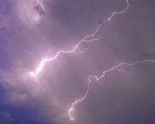 В Харьковской области ребенок погиб от удара молнии