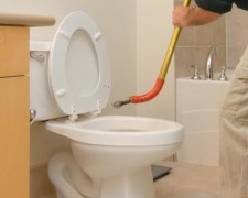 Жахлива знахідка в туалеті шокувала малюка