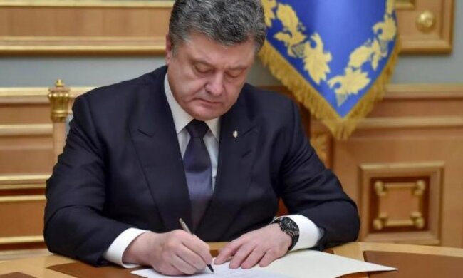 Порошенко підписав закон про спрощення податкової системи для підприємців