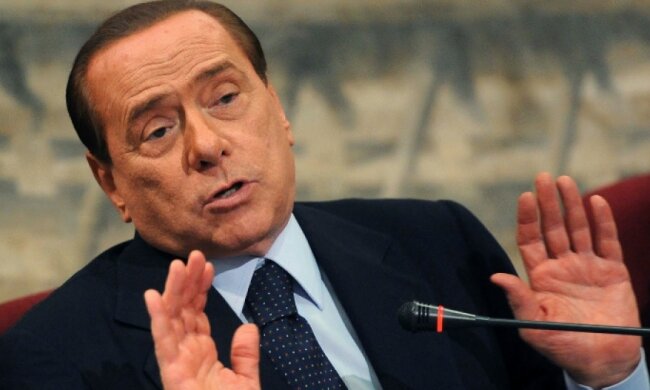Берлусконі дали три роки за підкуп опонентів
