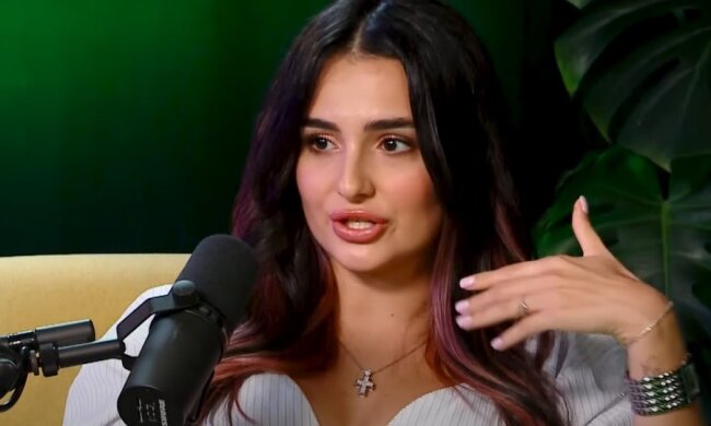 Анна Тринчер, скриншот из видео