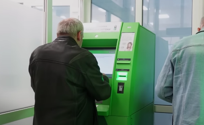 Пенсіонер. Фото: скрін youtube