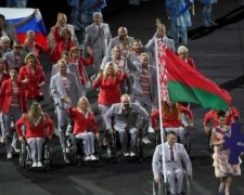 Білоруського паралімпійця покарають за російський прапор