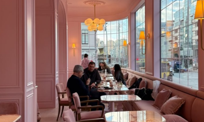 Українці, кафе, фото із соцмереж