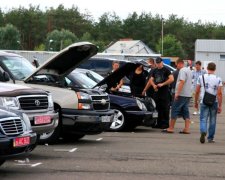 Українці за рік ввезли вдвічі більше європейських авто