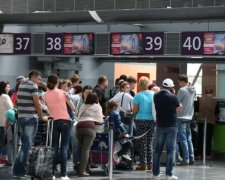 Дві доби в аеропорту: як склалася доля українців