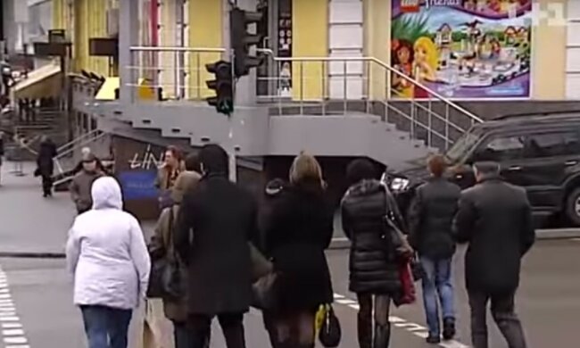 людна вулиця, Київ, скріншот із відео