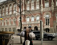 Курс валют на 19 марта: НБУ существенно ослабил гривну