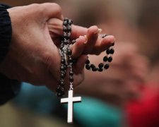 Розіп'яли на хресті: священика, що заражав дітей ВІЛ, знайшла розплата
