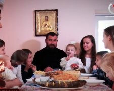 На Закарпатті родина священика виховує 12 дітей