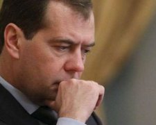 "Тримайся там": більше 100 тисяч росіян хочуть скинути Медведєва