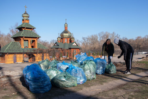 - У Дніпрі городяни обмінюють сміття на подарунки (Znaj.ua) - rai.ua