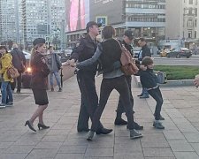 Мистецтво бути стороннім: журналіст розповів як виживають у Росії