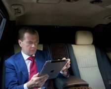Імперія Медведєва: з'явилися дані про "благодійні" витрати прем'єра