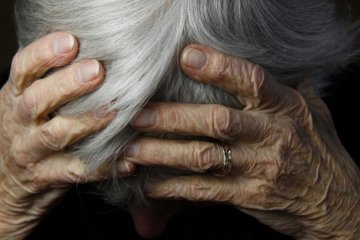 Продали квартиру и вышвырнули на улицу: история 94-летней бабушки всколыхнула Украину