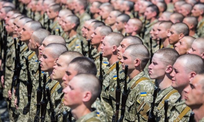 Украина потратит рекордную сумму на армию в 2017 году