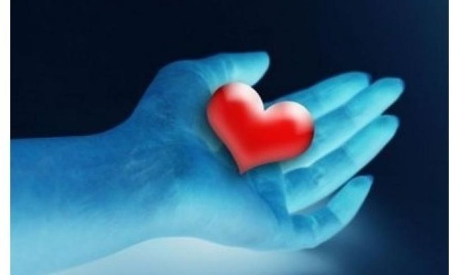 Зірки продадуть свої речі заради дев'яти дітей