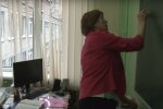 вчитель, скріншот з відео