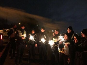Копы из Нацполиции дежурят в новогоднюю ночь, фото: соцсети