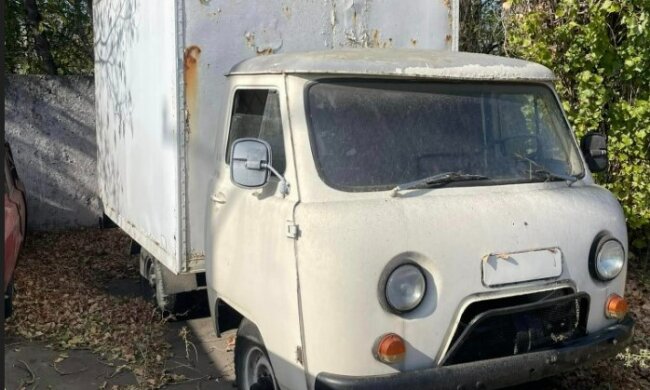 Депутати Одеси передали "корчі" для військових. Фото Facebook