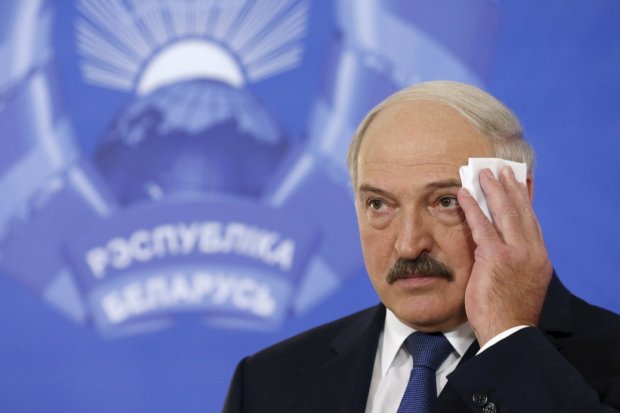Лукашенко слезно просит прощения у Путина: что натворил президент Беларуси