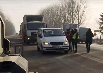 Українці на дорогах, скріншот: Youtube