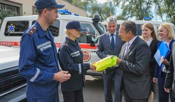 Україна отримала 12 швидких від уряду Німеччини для зони АТО (фото)